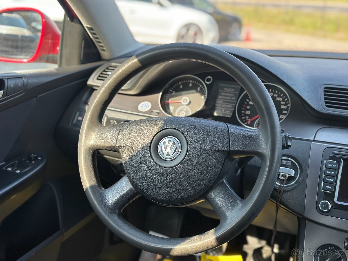 Volkswagen Passat 2009 - 13