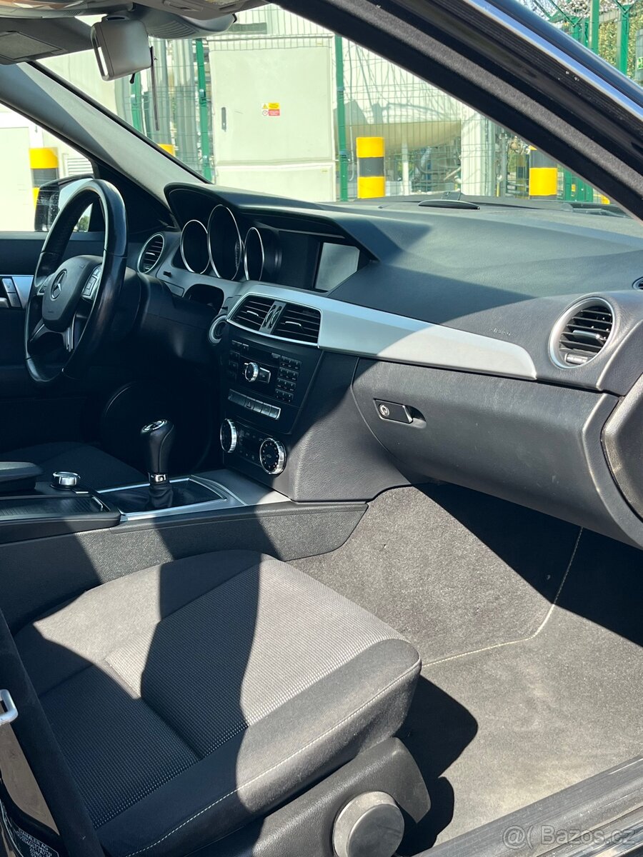 Mercedes W204 - 13