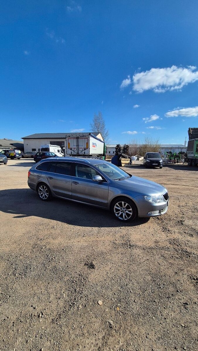 Superb 103kW 4x4 - 13