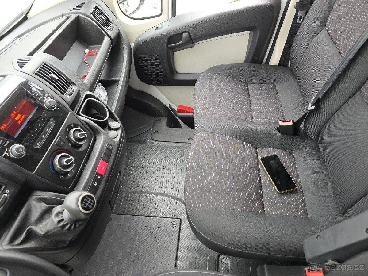 Peugeot Boxer
2,0 HDI
- 13