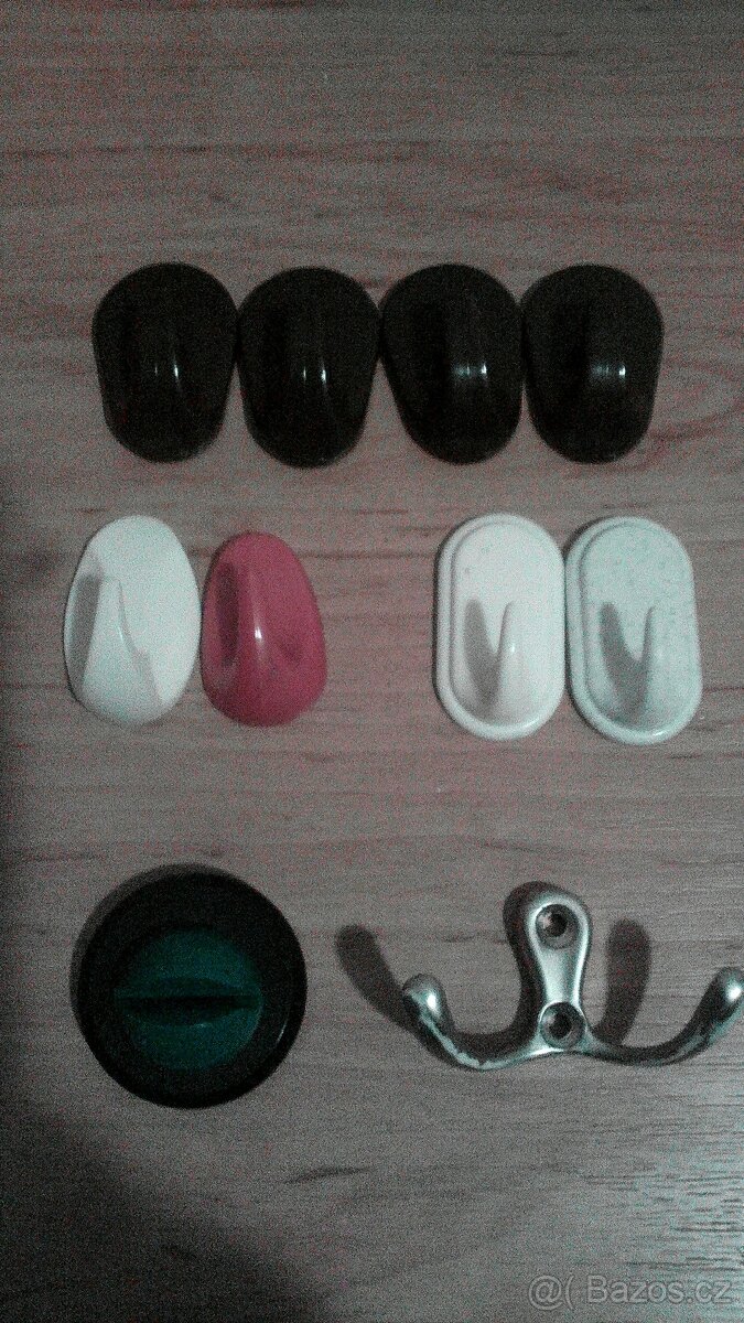 Retro: kolíčky na prádlo, prádel. šňůry, kroužky, žabky aj. - 13