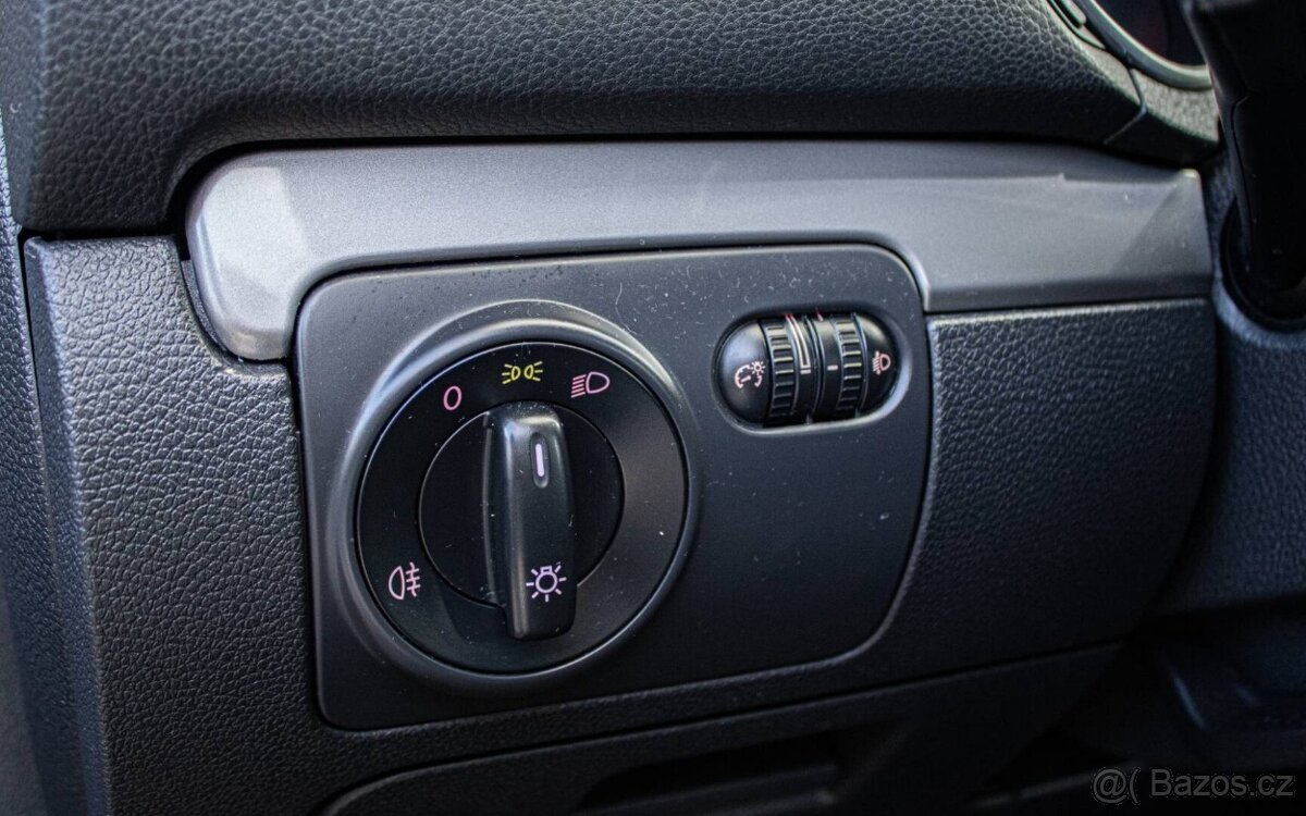 Volkswagen Golf 1.4 59kW M5 MODEL 2010 - 13