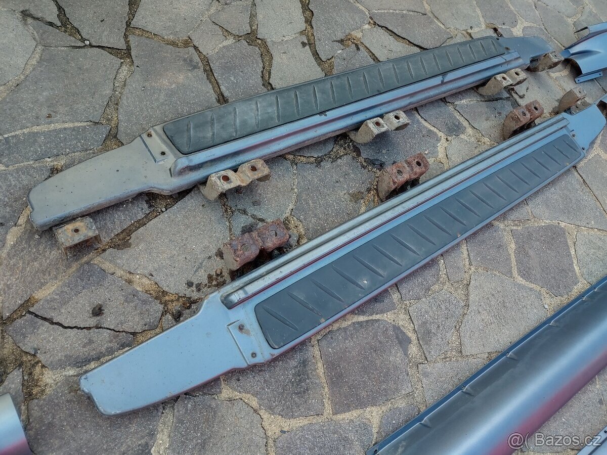 Nášlapy drobné poškození Ssangyong Rexton - 13