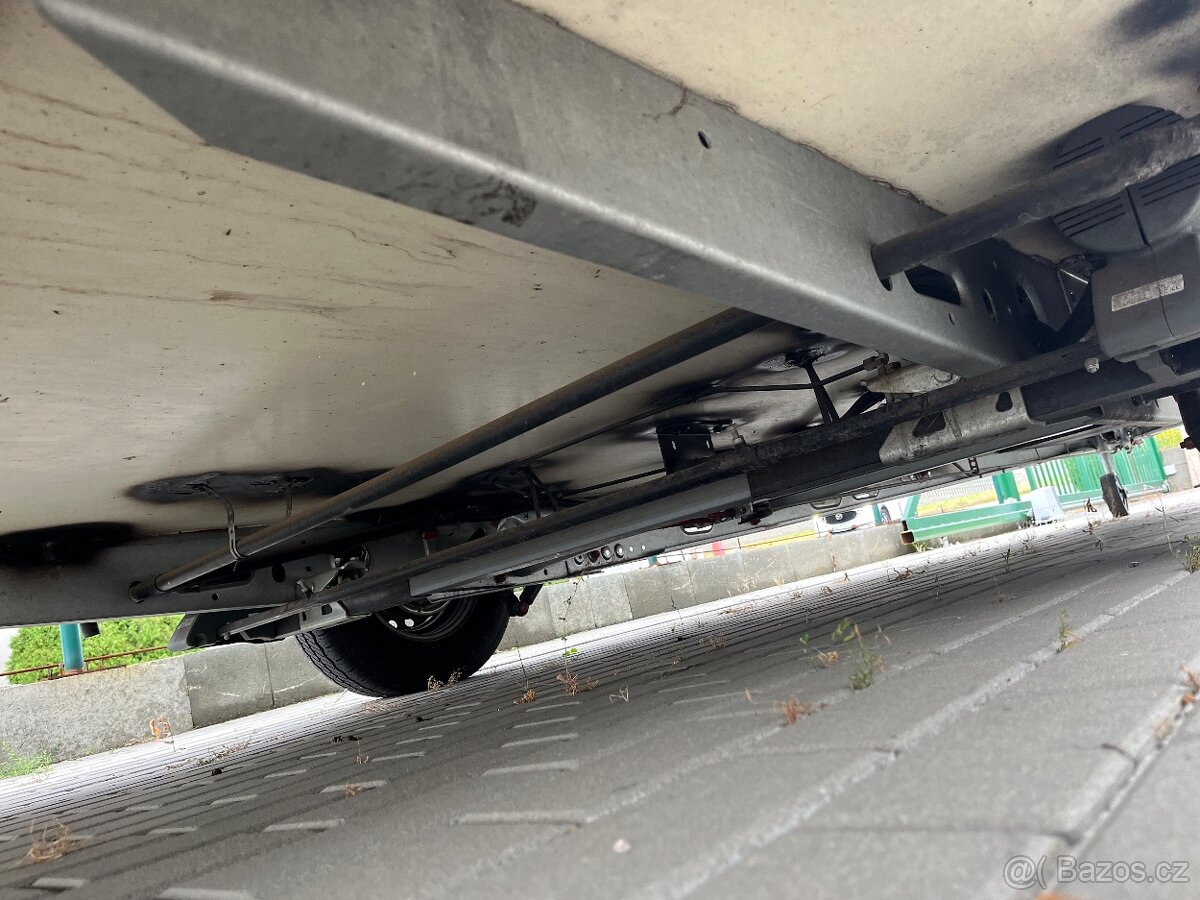 LMC 480 obytný přívěs - 13