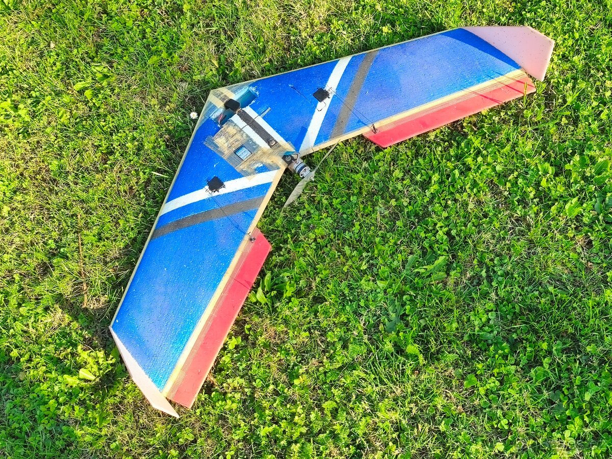 Soubor levných letadel RC - 13