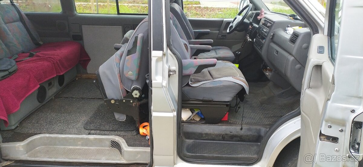 VW MULTIVAN T4 2,5TDi75kw,rv4/2000,7míst,2.MAJ,ALU,ZAHRADKA - 13