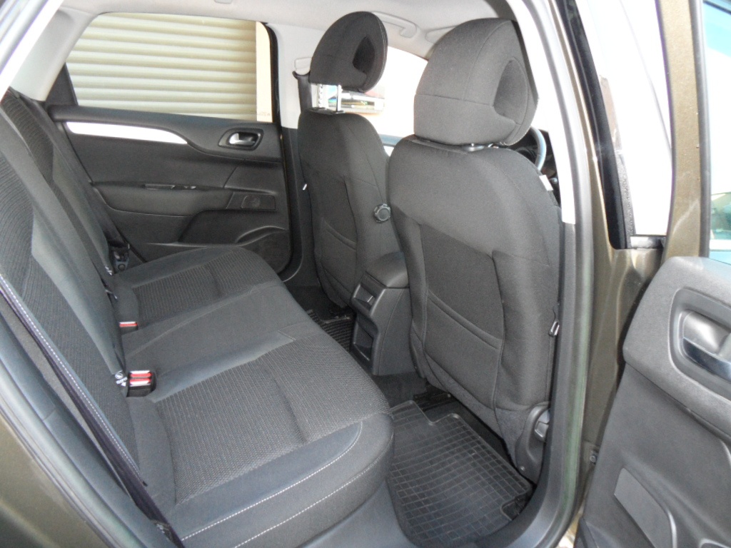 Citroen C4 1.6 HDi,66kw,1.maj.zak v ČR,naj.114000km - 13