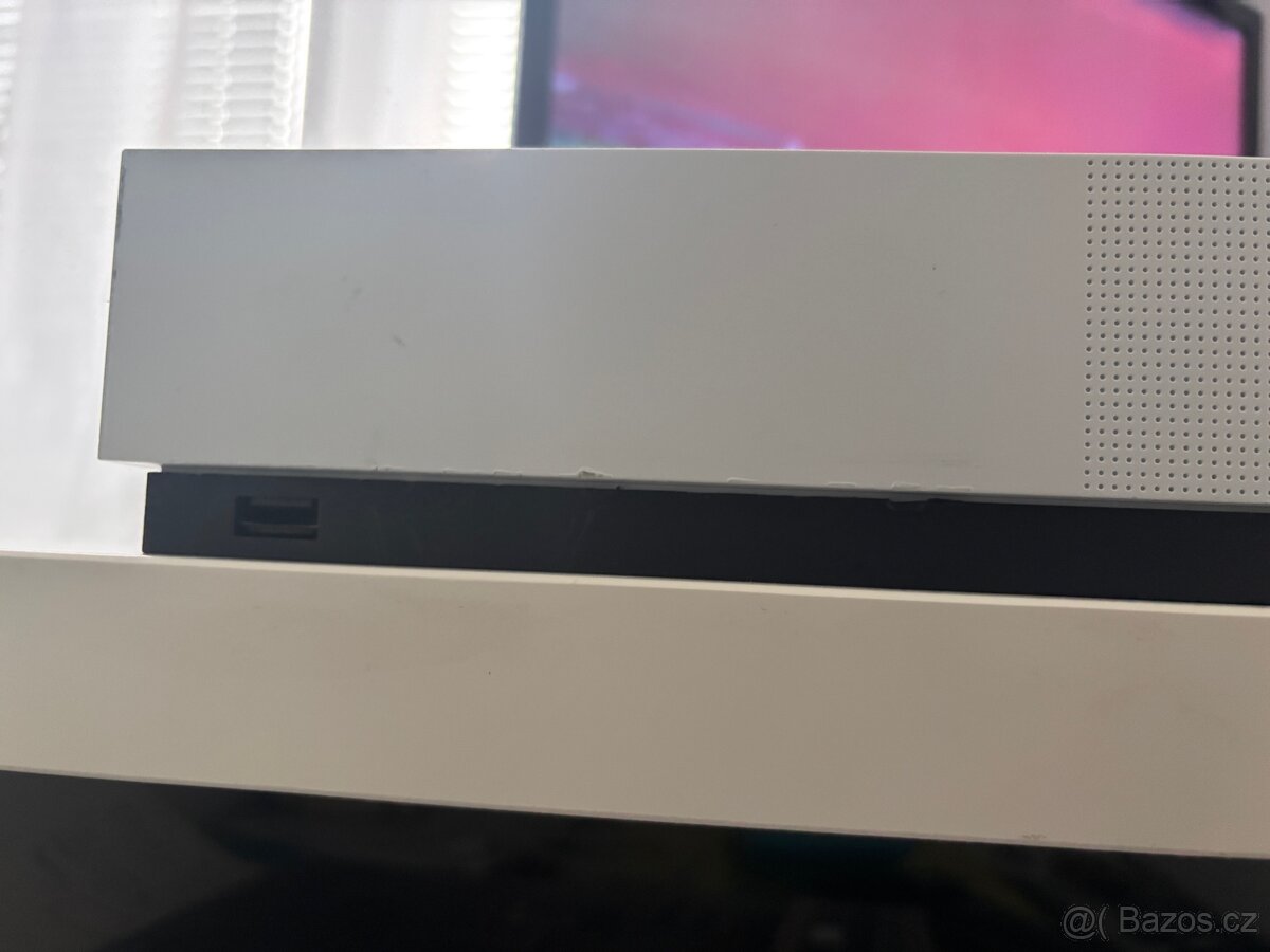 Xbox One S All Digital (bez mechaniky) - 13