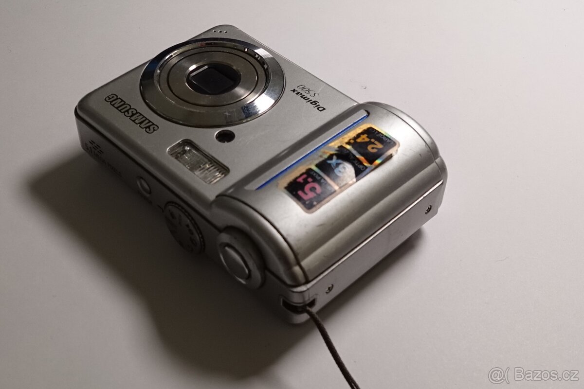 Retro fotoaparát Samsung Digimax S500 - 13