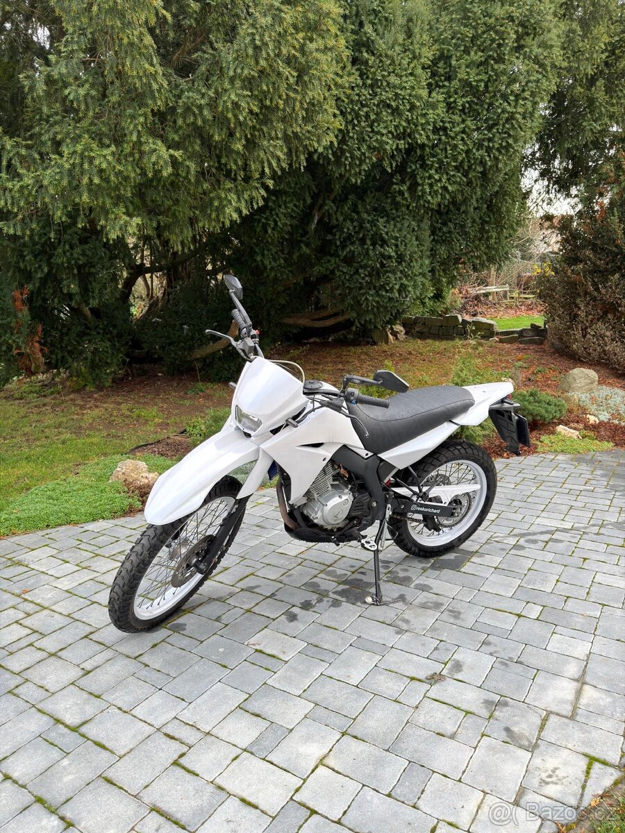 YAMAHA XT 125 R - 13