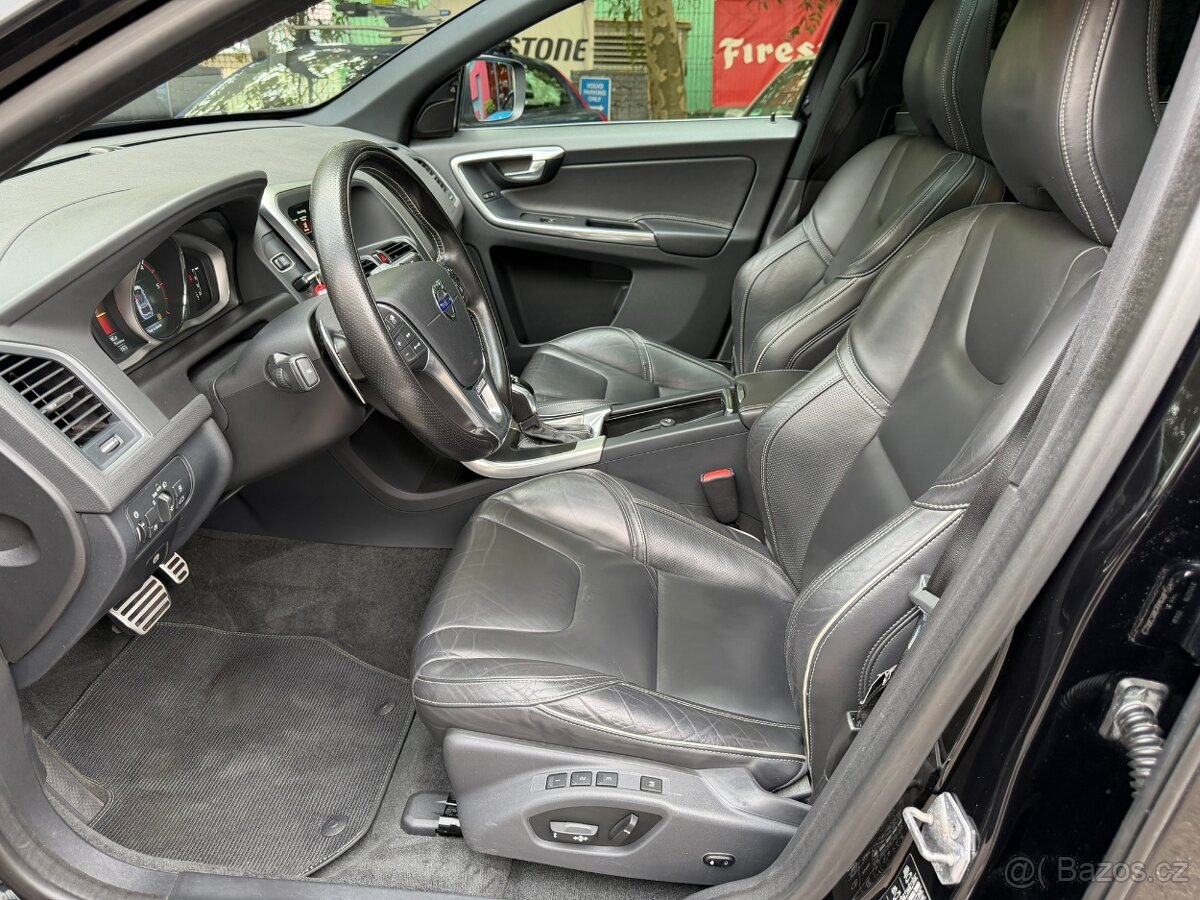 Volvo XC60 D5 AWD R-Design - 13