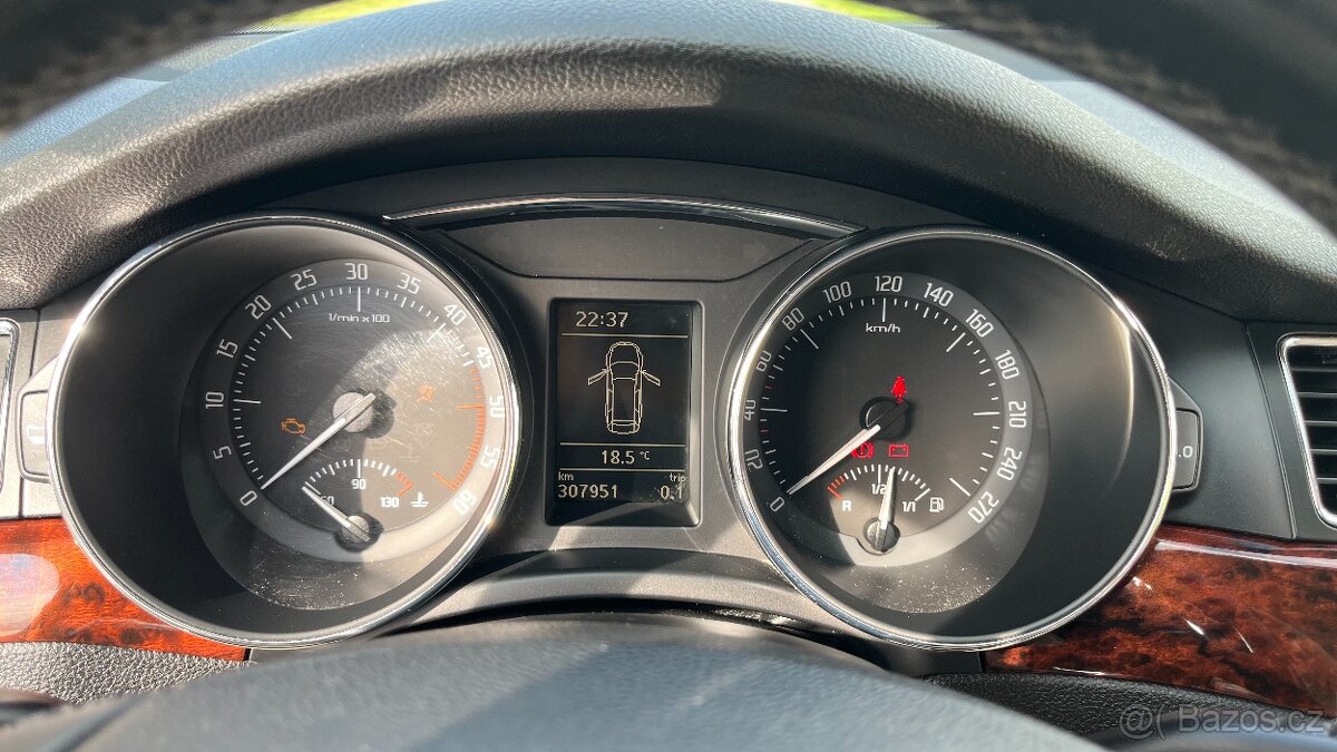 Škoda Superb 4x4 125 kW man., Construct, zimní gumy - 13