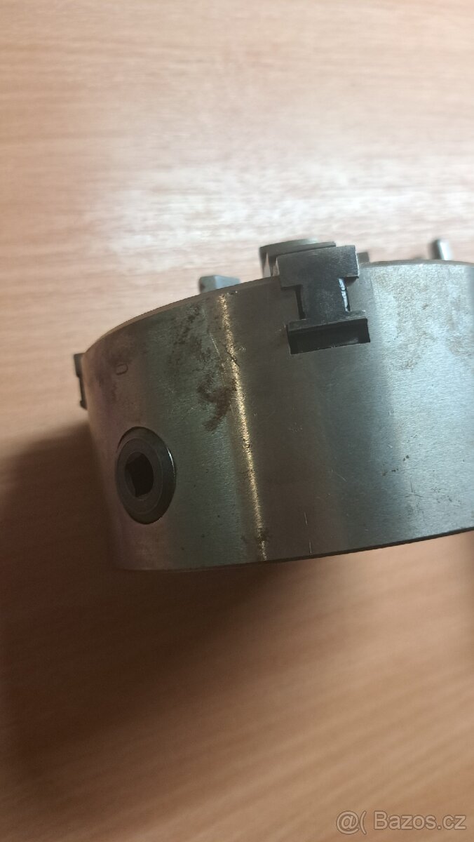 Čtyřčelisťové sklíčidlo TOS – ČSN - 13