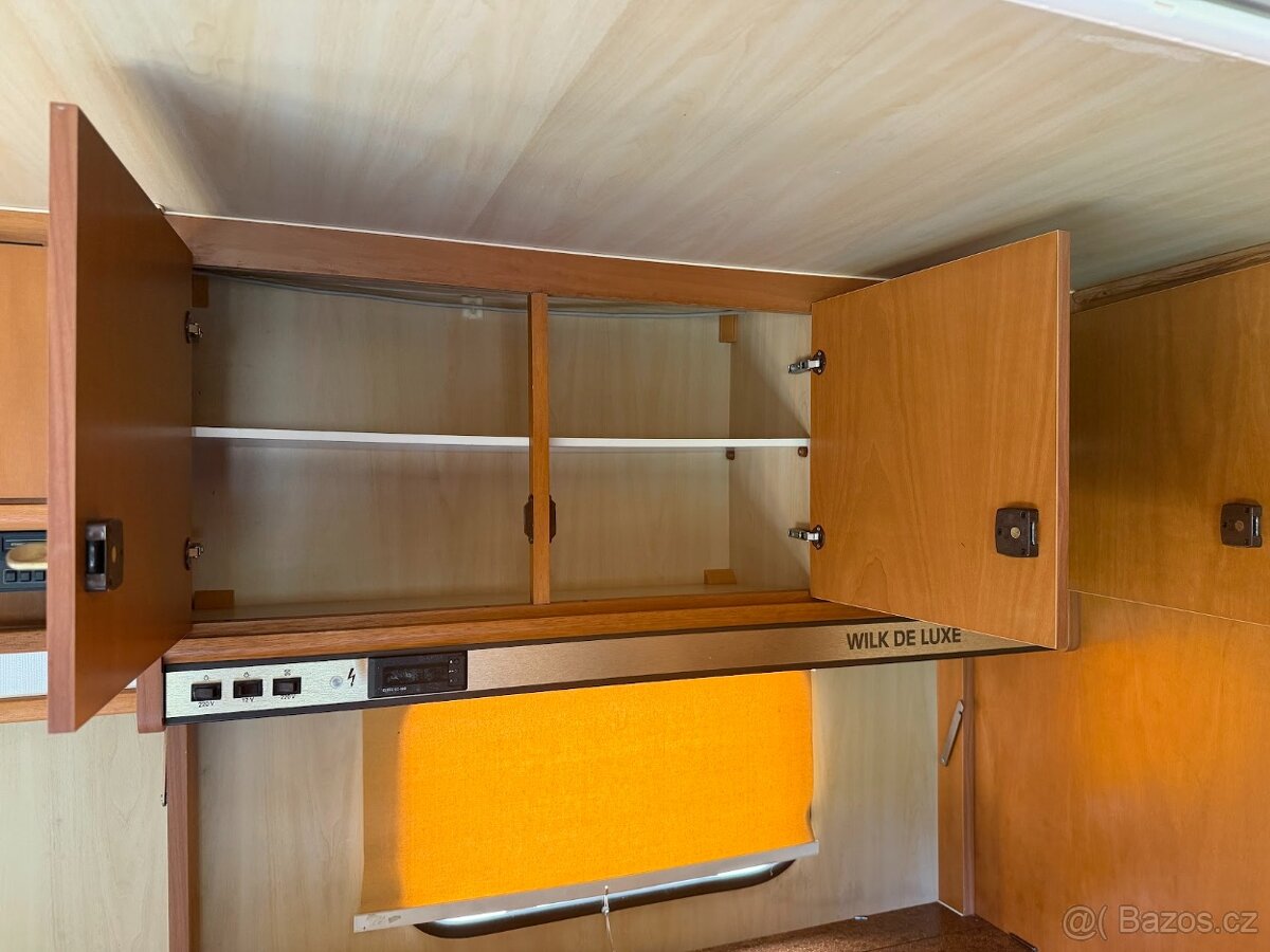 Karavan WILK De Luxe - super stav - 13