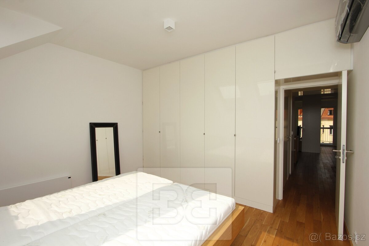 Krásný, designově řešený byt 3+kk s terasou u Stromovky - 13
