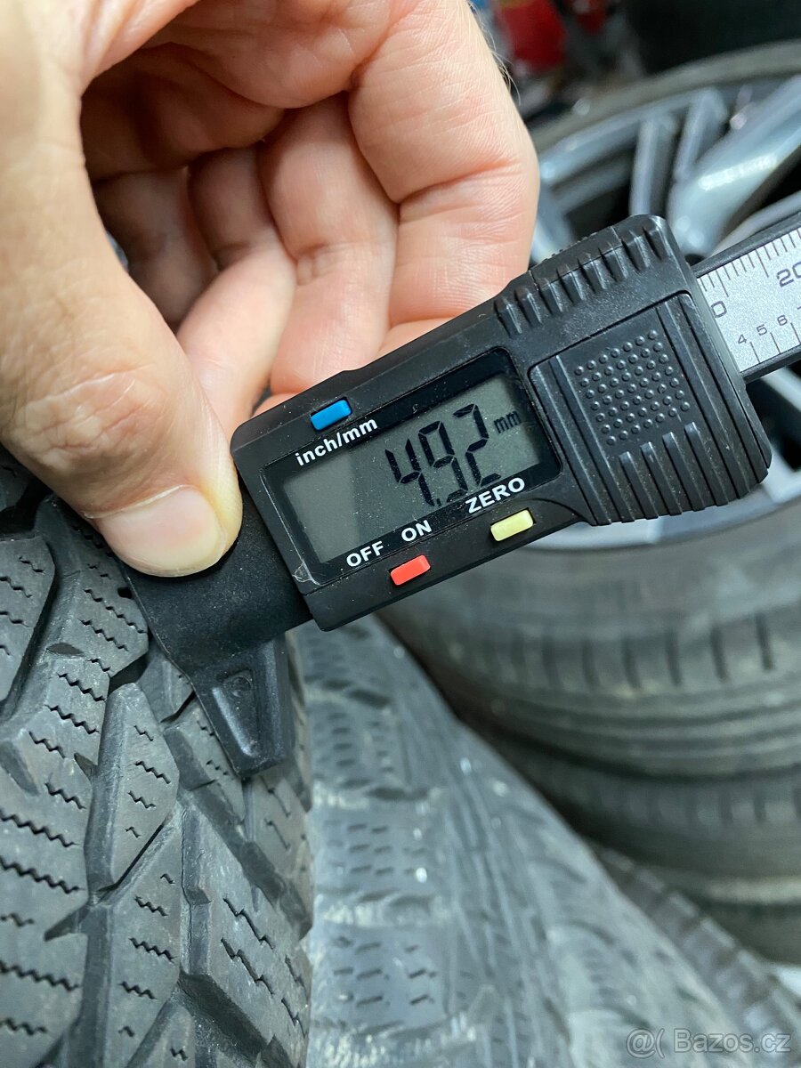 Set zimních pneu Nokian WR D4 na dojetí 165/60R15 - 13