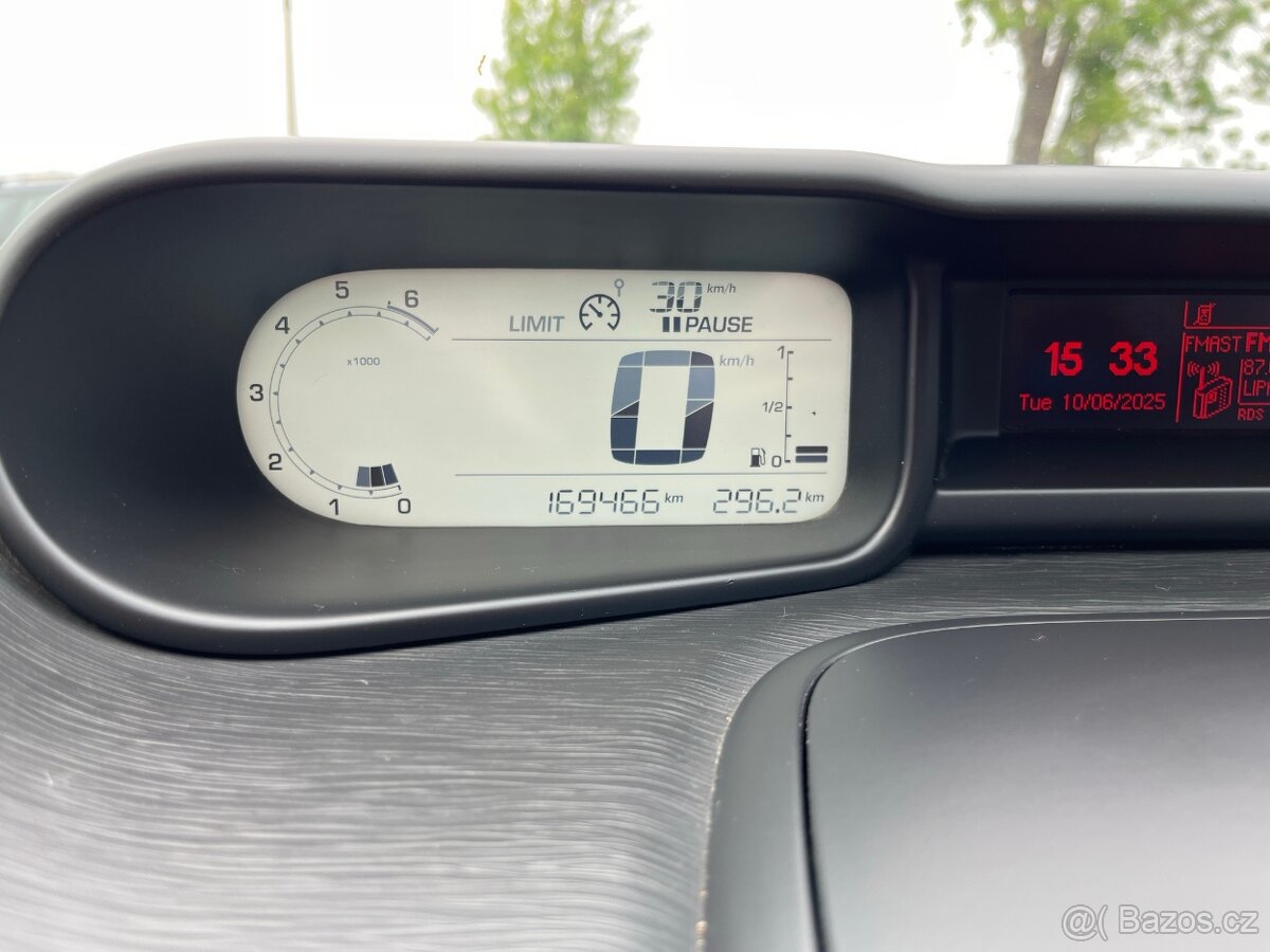 Citroen C3 Picasso 1.4 VTi 95k EXCLUSIV SERVIS - 13