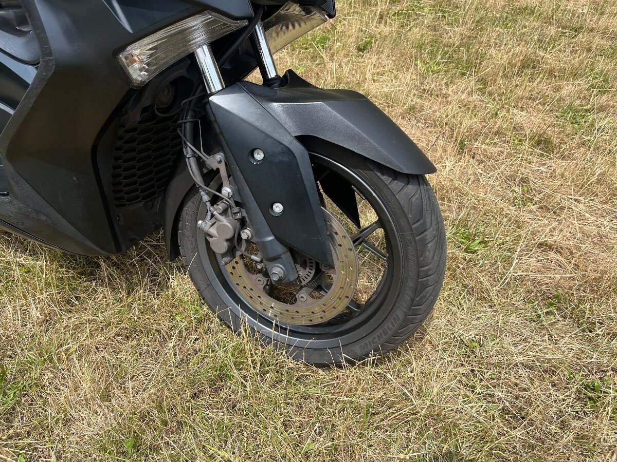 Yamaha Xmax 125 - 13