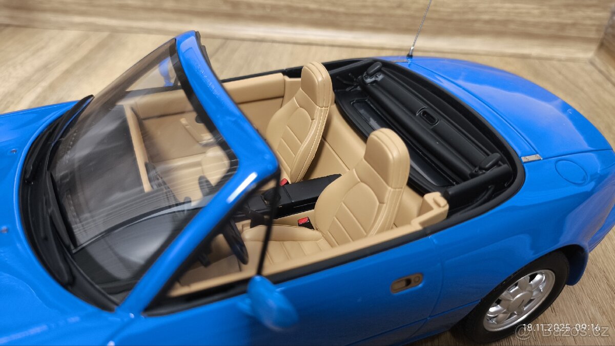 Model Mazda MX-5 NA 1:18 Otto Mobile - 13