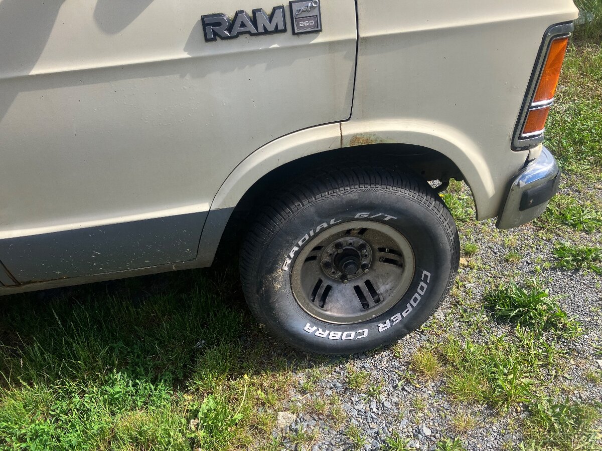 Prodám Dodge RamVan, B2500, V8, 5.2 - 13