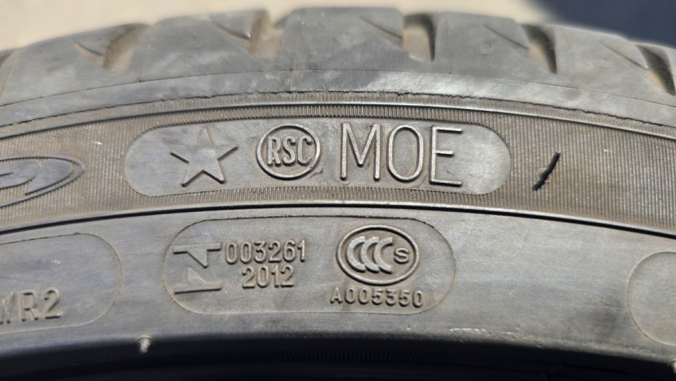 Letní pneu 275/35/19 Michelin Run Flat - 13