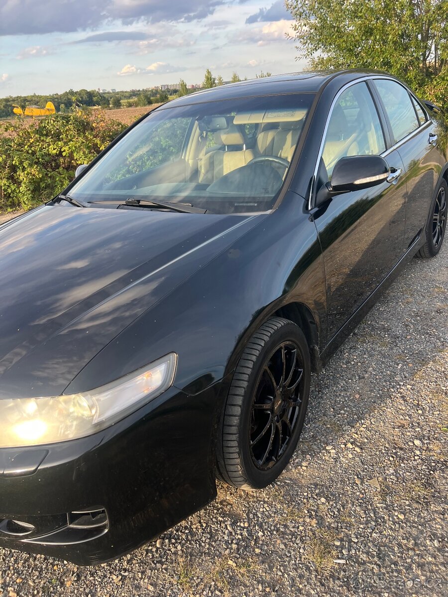 Prodám Honda Accord 2.2 i-CTDI - 13