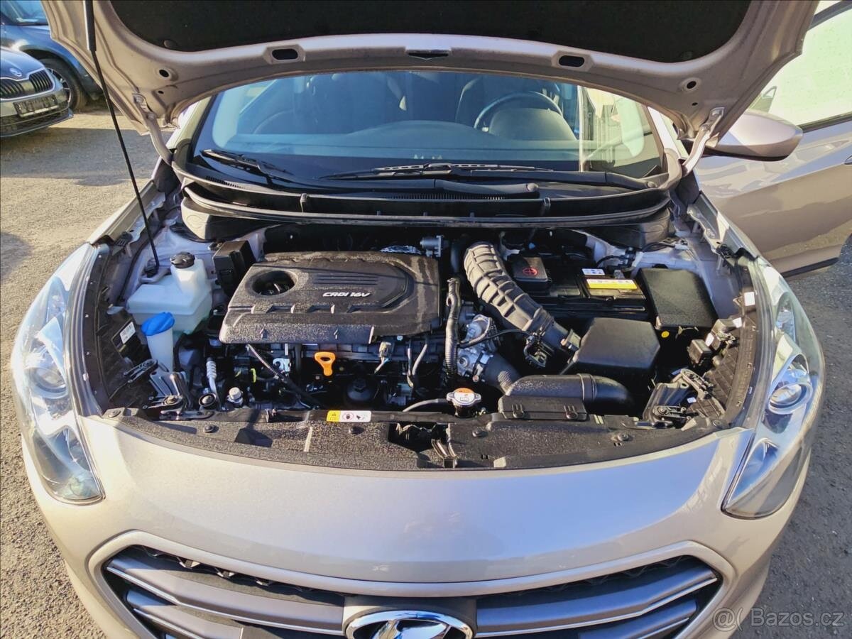 HYUNDAI I30 COMBI 1.6 CRDI 2016 81 kW 95 000 KM NÁJEZD - 13