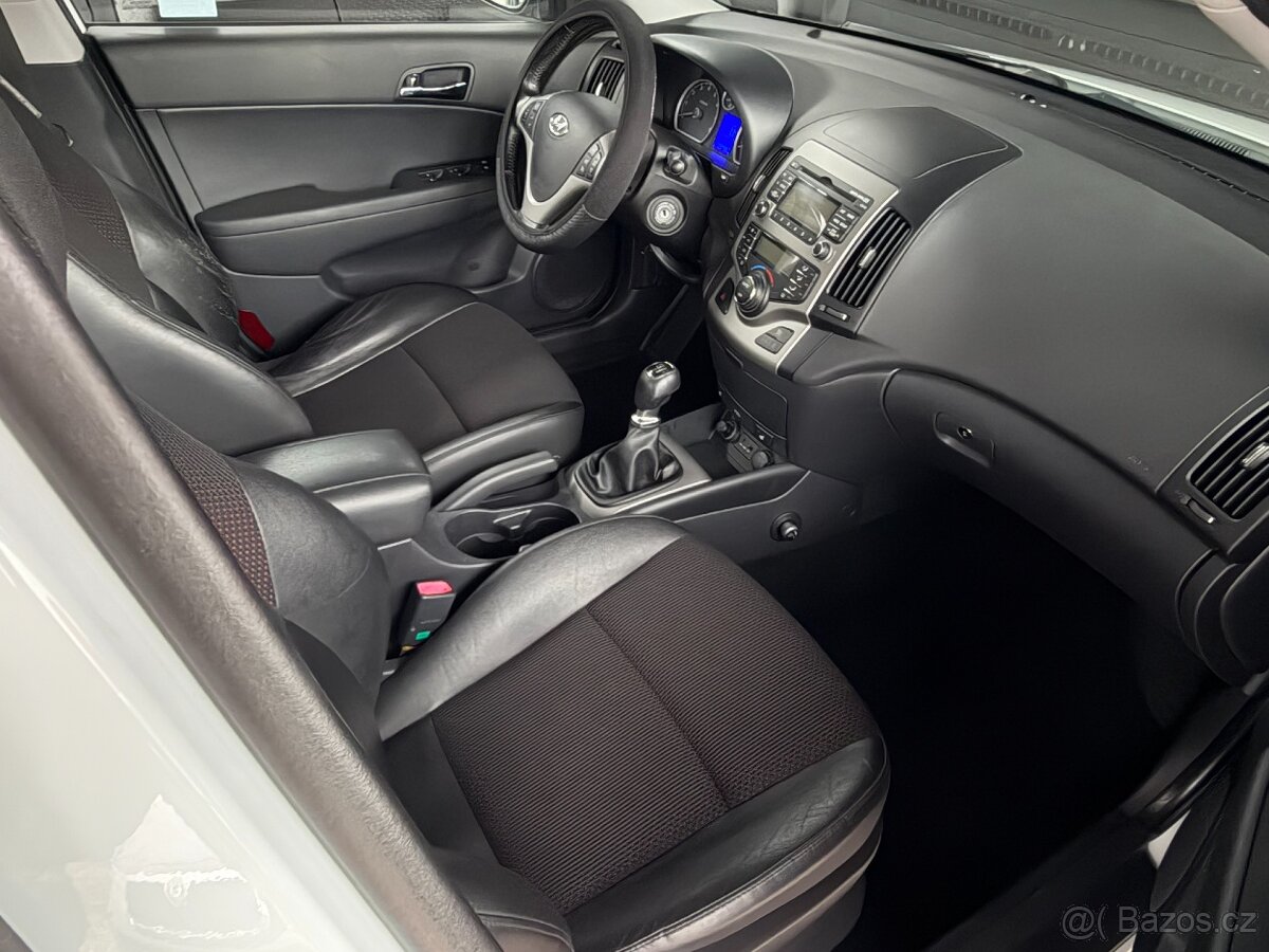 Hyundai i30 1.4i 80KW Blue Drive, Senzory, Výhřev, Tempomat - 13