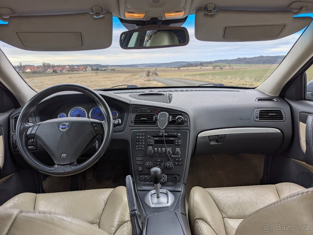Volvo V70R 2004 Manuál - 13