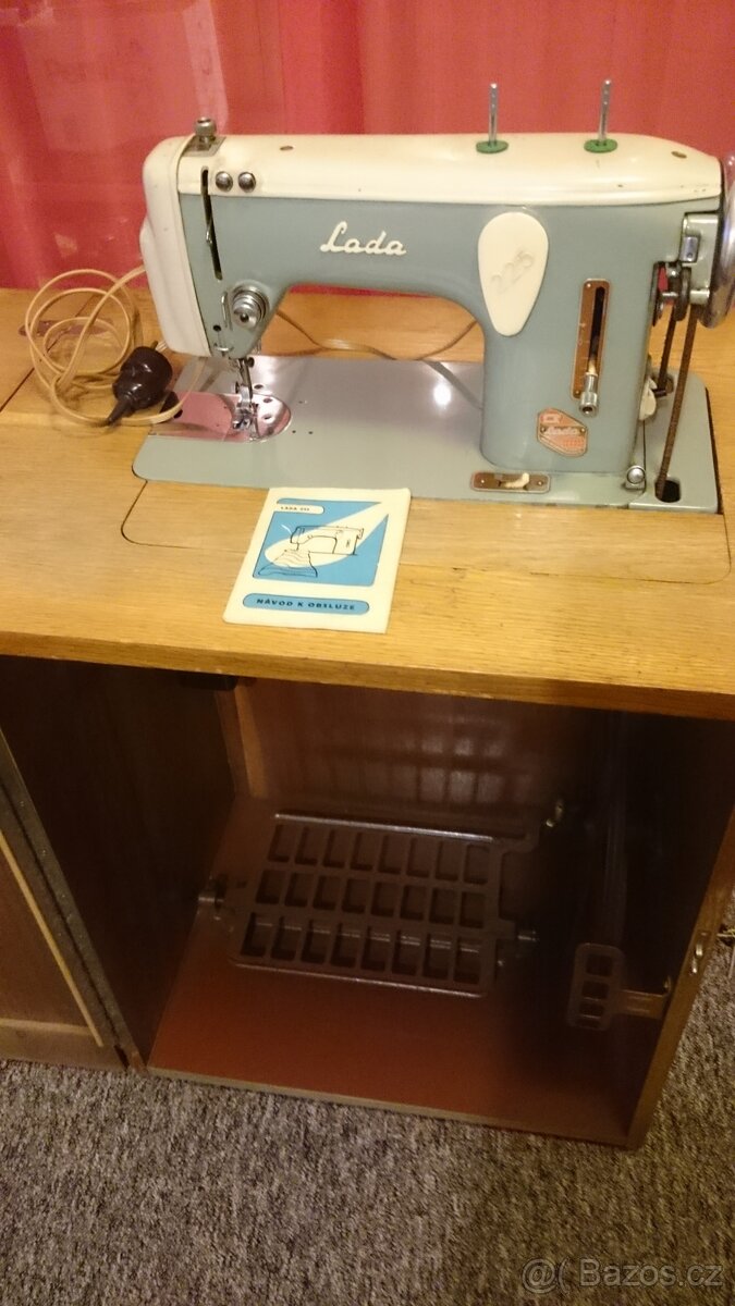 Zrcadlo, konferenční stůl, komoda,...a jiné... - 13