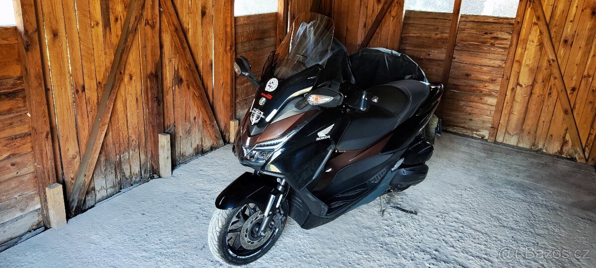 Honda Forza 125 r.2016 - 13