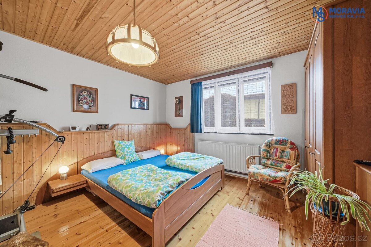 Krásná chalupa v obci Chobyně pod Šubířovem - 13