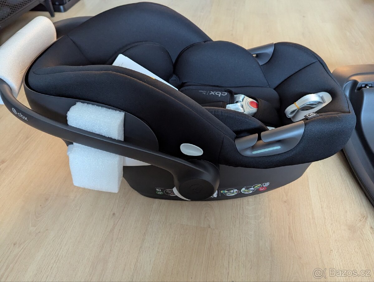 EasyWalker kočárek a Cybex autosedačka se základnou - 13