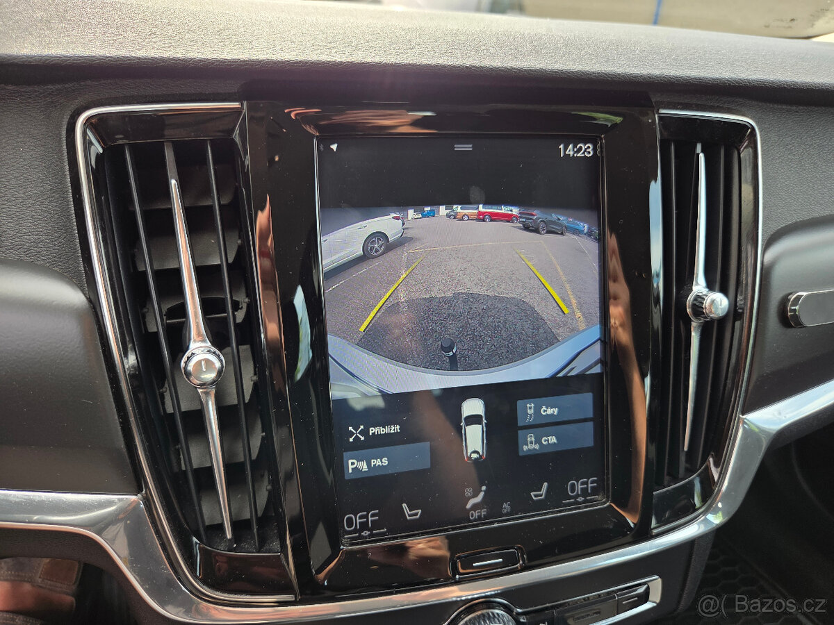 Volvo V90 D4 2.0 140kW, r.v. 2018 - 13