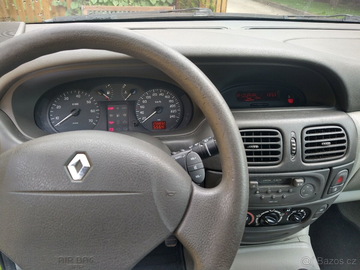 Renault Scenic 1.4 16V 70kW rok 2002 - 13