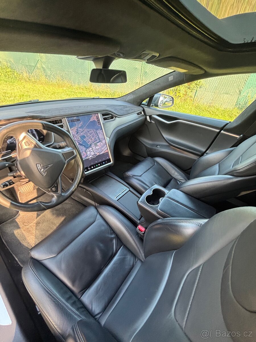 Tesla model s 75D - 13