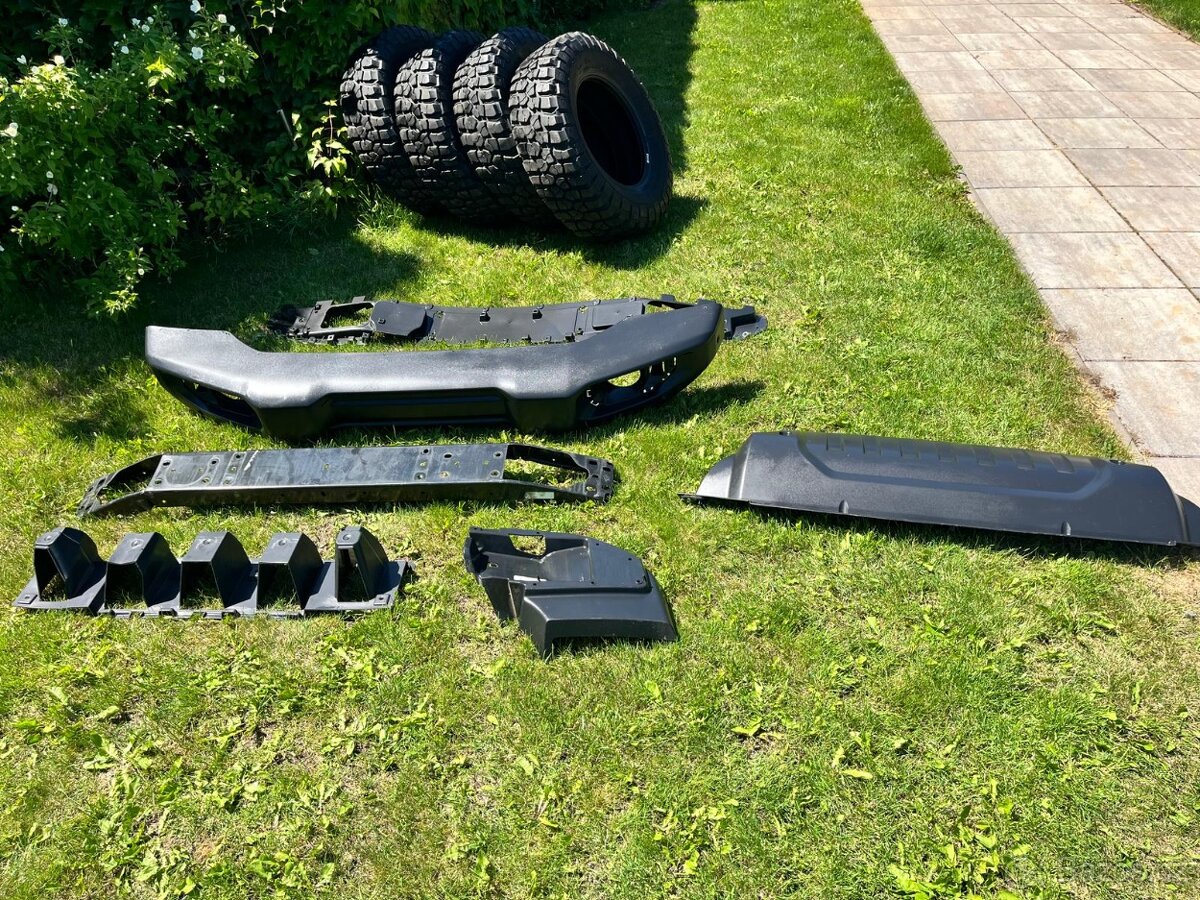 Jeep Wrangler Rubicon – Pneu a nárazník - 13