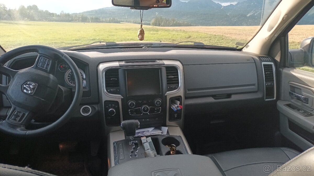 Dodge RAM 1500 5.7 Hemi 4x4 - 13