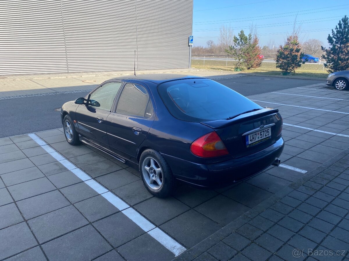 Ford Mondeo 2,5 V6 125 kW - 13