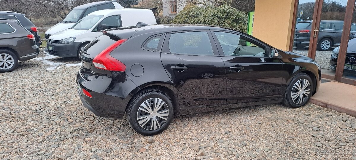 Volvo V40 2.0 D2 88kW NAVI - 13