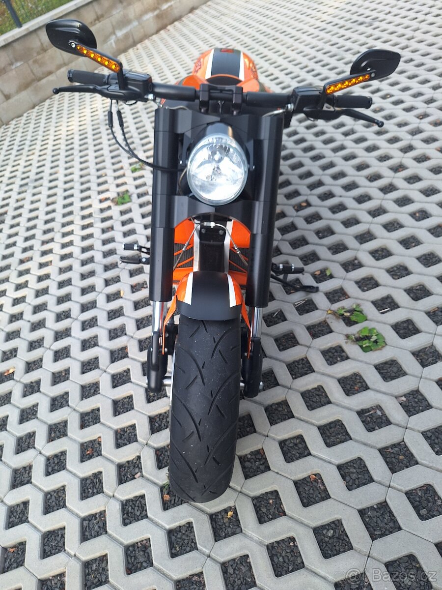 Harley Davidson V-Rod Muscle - 13