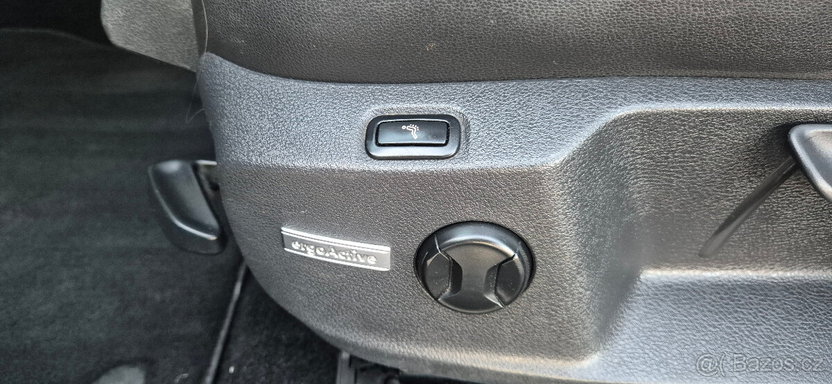 Volkswagen Golf 7, 1.6 TDI DIG.KLIMA,NAVI,MASÁŽE - 13