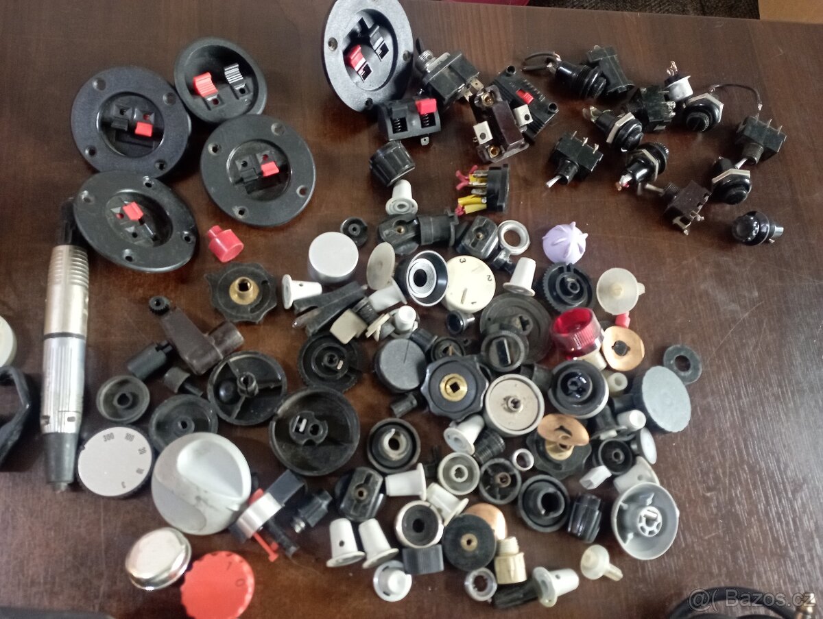 Součástky pro kytaráře atd - 13