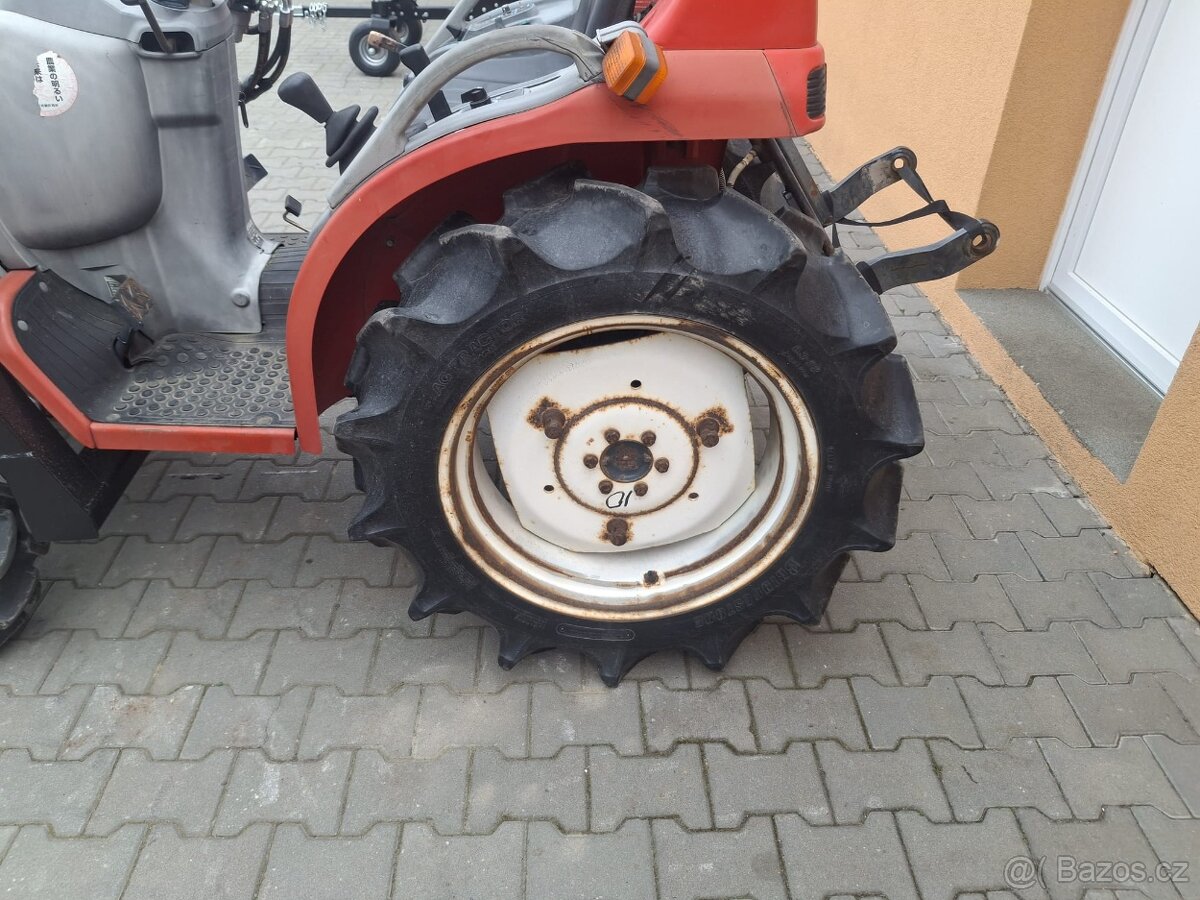 Malotraktor Yanmar AF17 nakladač - 13