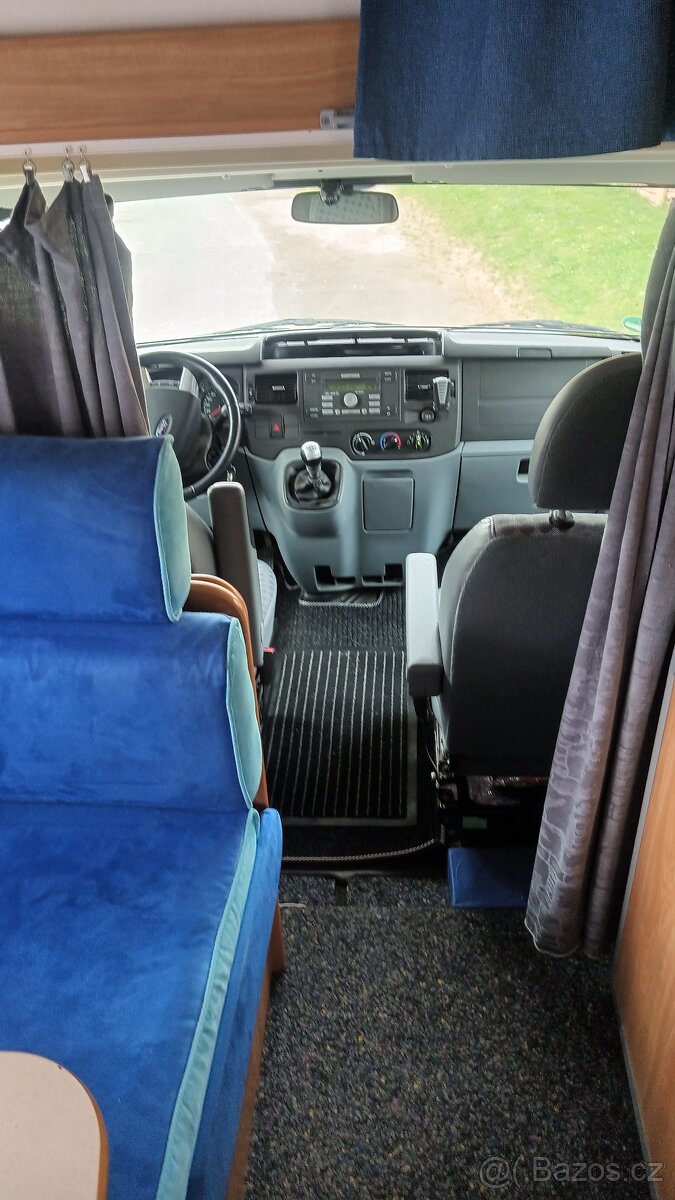 Obytný vůz Ford - 13