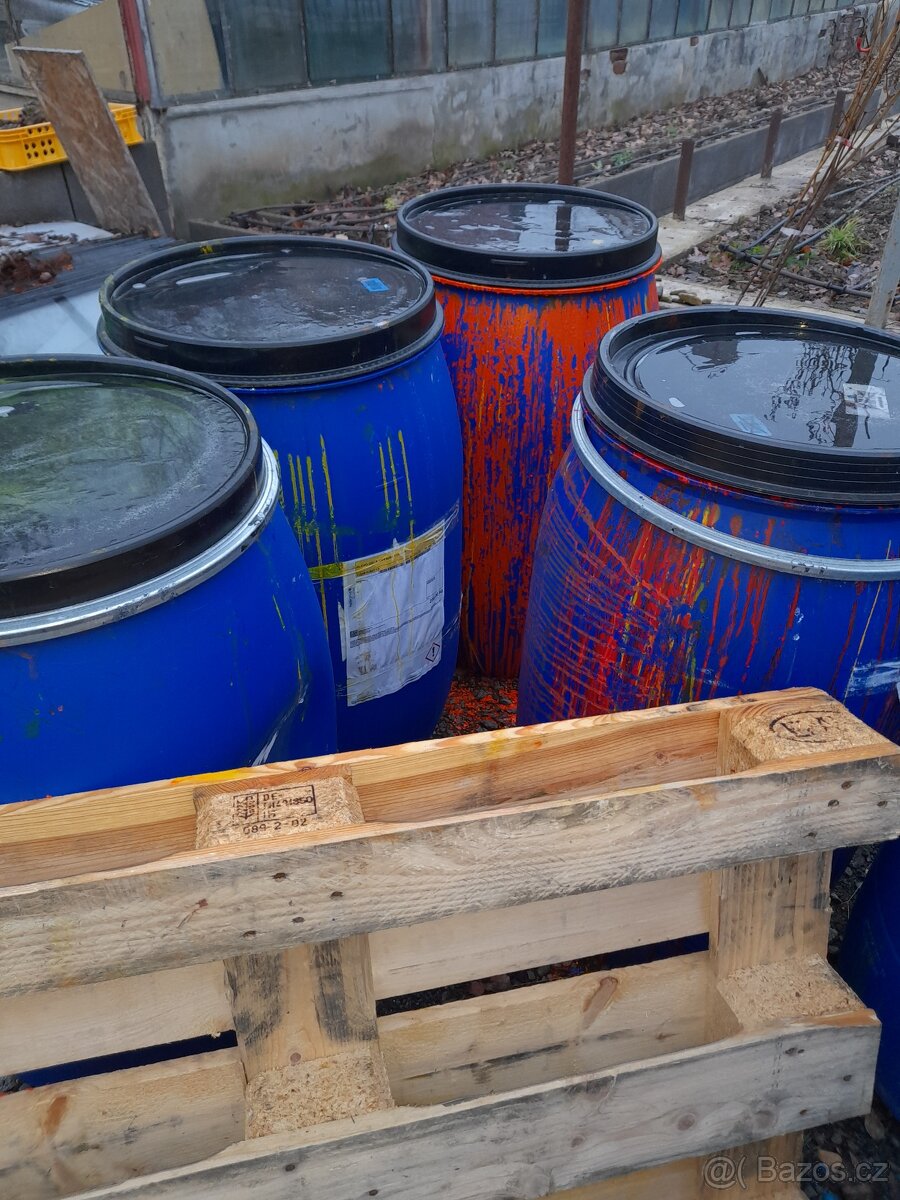 Sudy /přepravky/kanystry - 13