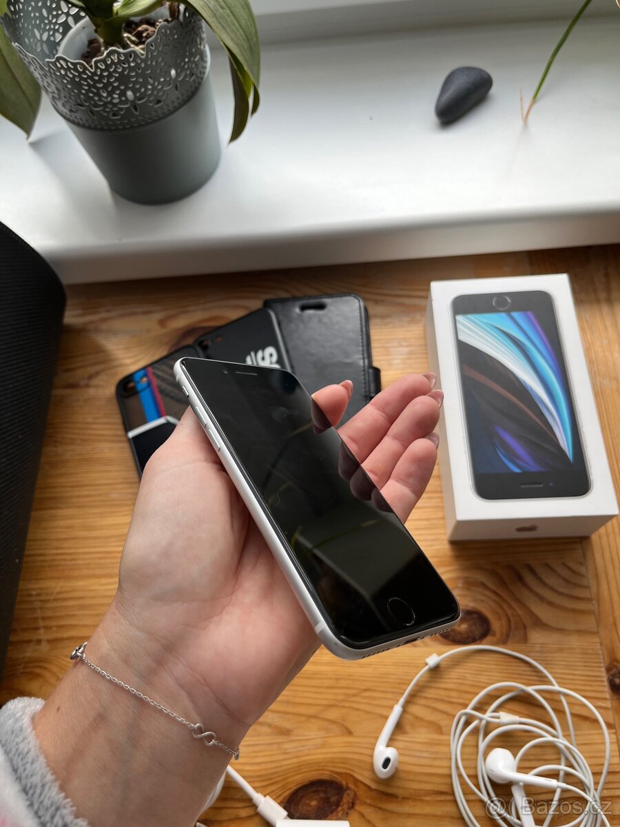 IPhone SE 2020 - 13