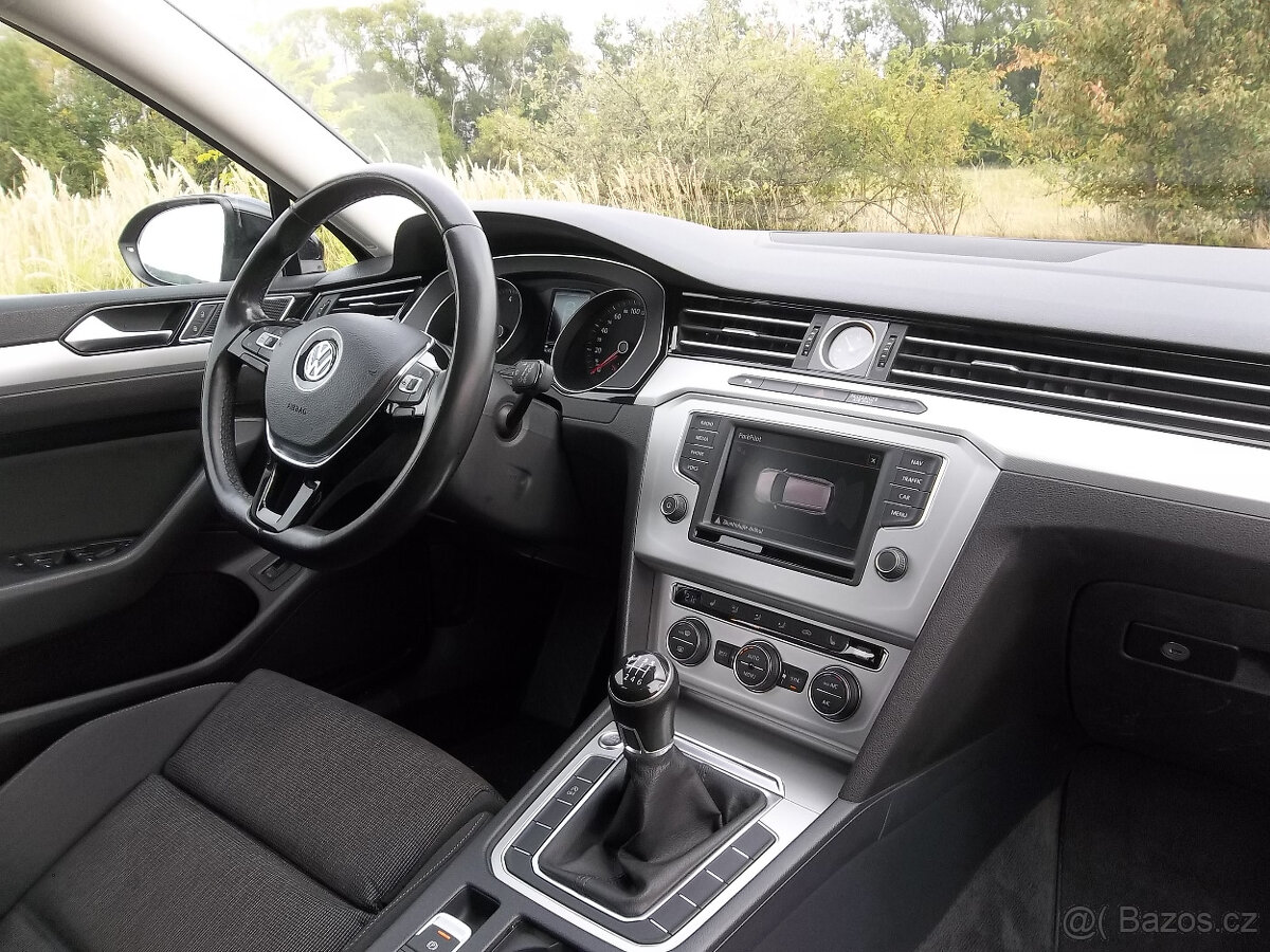 VW Passat B8 1,4 TSI Kombi, r.v. 03/2015, najeto jen 125tkm - 13