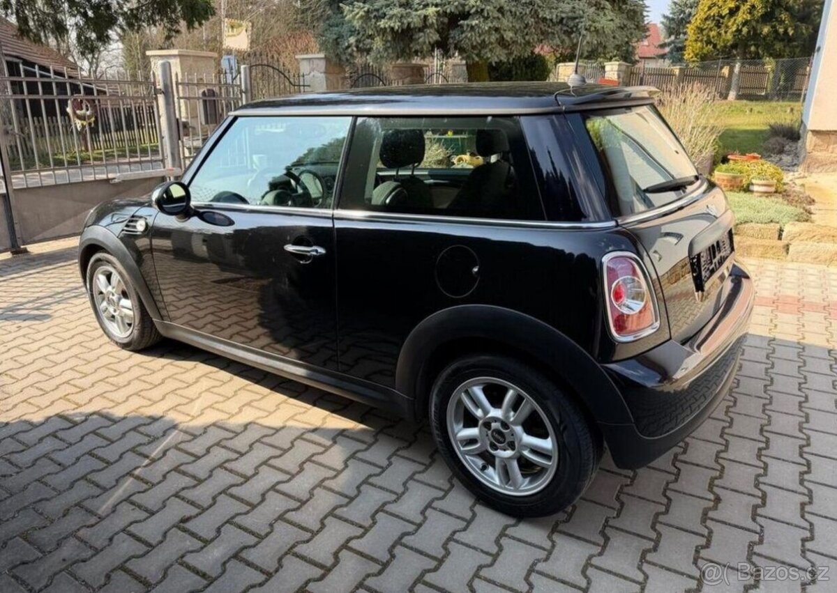 Mini One 1,6i 1 Majitel pravidl.servis benzín - 13