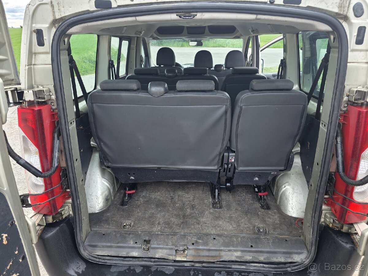 Peugeot Expert Tepee 9 míst - 13